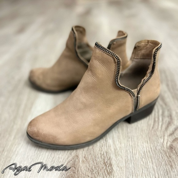 Bcbgeneration Ankle Boots with Zipper Finish - Picture 1 of 9